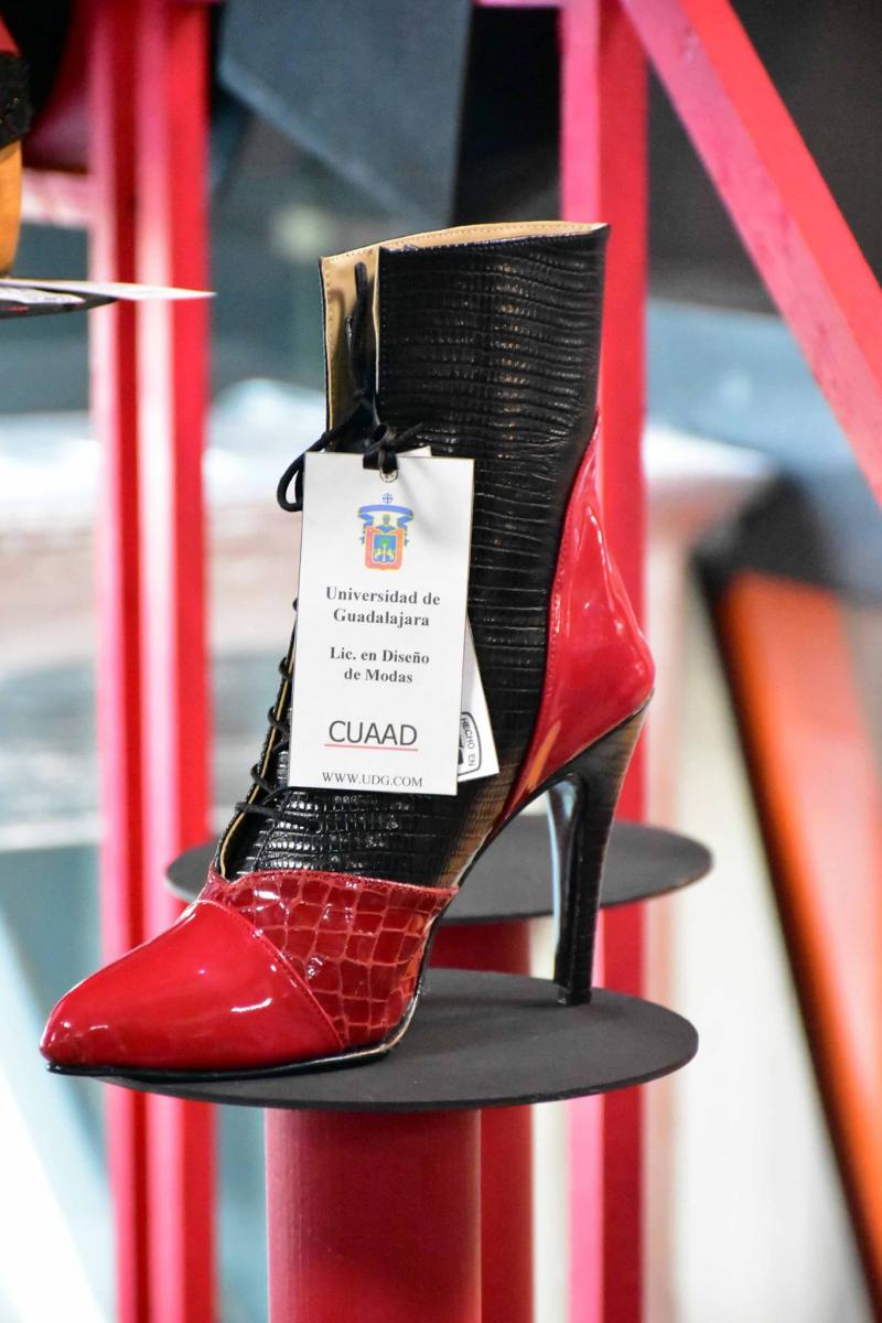 BOTA ROJA
