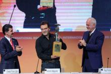 Otorgan premio “La Catrina” al caricaturista Antonio Helguera