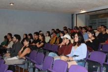 Comparte investigadora estudios y experiencias sobre entornos urbanos_3