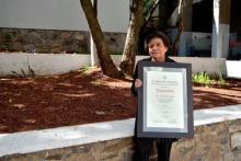 Reconocen a la maestra Ana Lilia Mares Sánchez (foto 1)