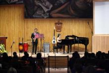 Engalanan Paraninfo universitario con música de Gabriel Ruiz (foto 1)