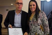 Reconoce JALTEC como docente ejemplar de vinculación a académico del CUAAD_1