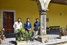 Reconocen obras de grabado de alumnos del CUAAD