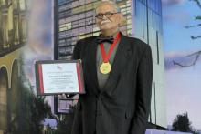 Otorgan Premio Nacional a la Docencia Superior en el Diseño Gráfico al doctor Jorge Fregoso 5