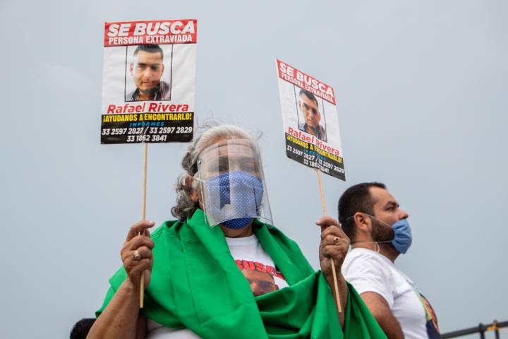 El pasado jueves 10 de diciembre se realizó la ceremonia de premiación del Concurso Estatal de Fotografía “Haz clic con tus derechos”, en las instalaciones de la CEDHJ.