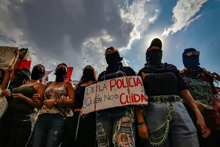 Dicha imagen, además, ilustrará la portada del informe especial sobre el caso de Giovanni López, creado por la CEDHJ, que se hará llegar a instancias internacionales, según indicaron autoridades de la instancia al premiar la obra este jueves, en las instalaciones de la comisión.