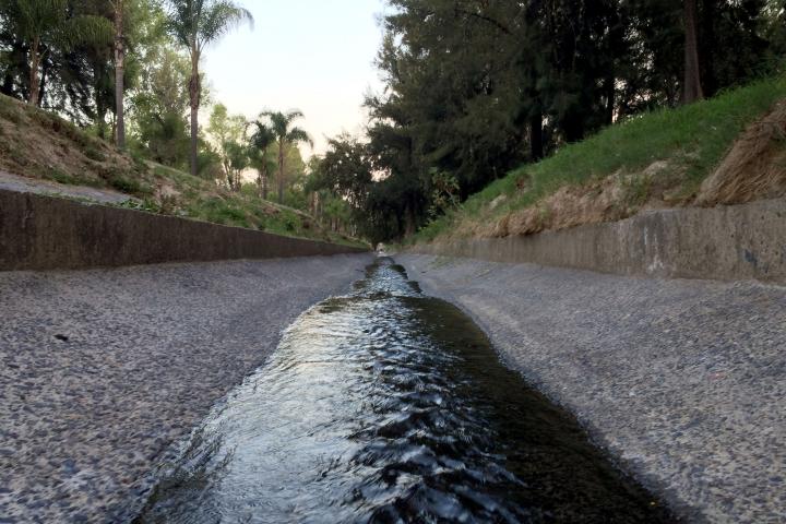 Una de las subcuencas más azotadas por la voracidad inmobiliaria es la del Río Atemajac, afluente cuyas venas nacen en la zona de San Juan de Ocotán, El Bajío y Valle Real en Zapopan