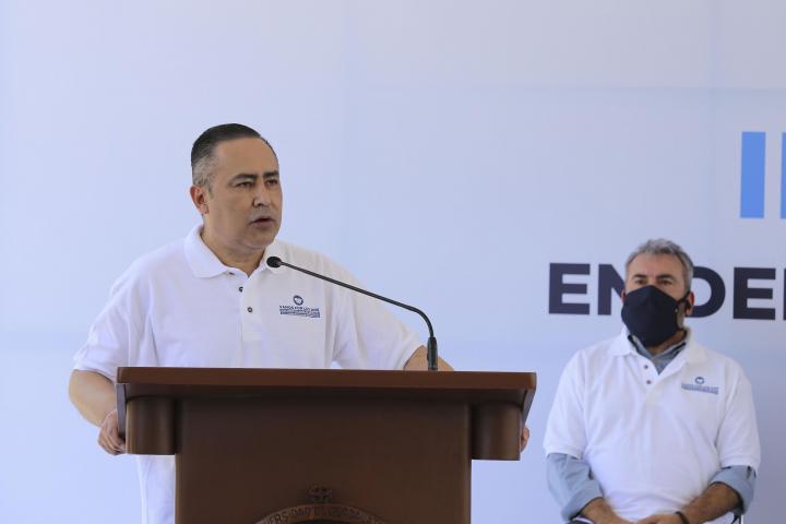 Recordó que los jaliscienses pagarán cerca de 15 mil millones de pesos en intereses por el crédito de 6 mil 200 millones que adquirió el Gobierno de Jalisco por la pandemia.