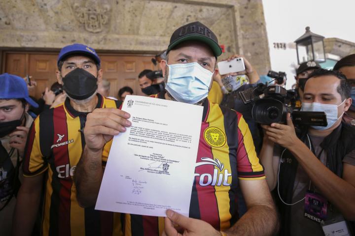 El Rector General, doctor Ricardo Villanueva Lomelí, agradeció las muestras de solidaridad que se han registrado desde que arrancó la campaña para pedir cartas de apoyo a la Universidad.