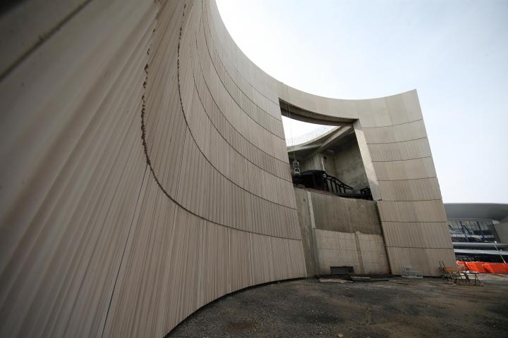 El arquitecto Craig Dykers explicó que hay muy pocos proyectos en el mundo como el museo de la UdeG