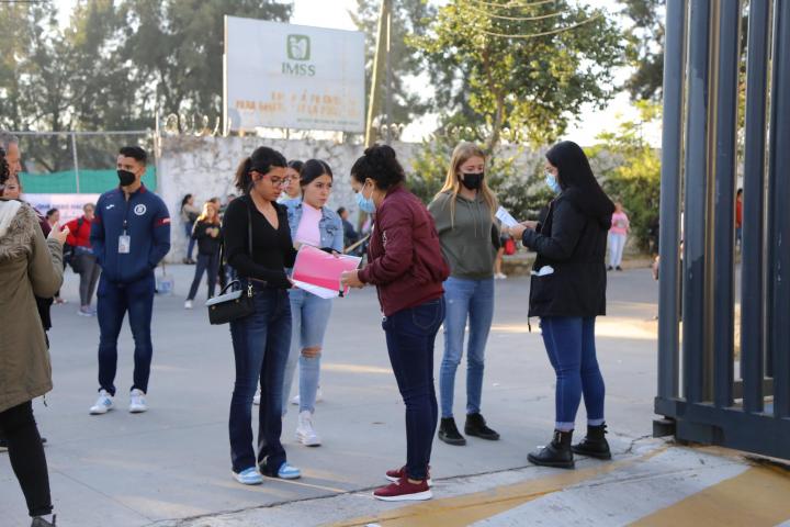 Realizan su PAA la mayoría de los aspirantes de los nuevos Centro Universitarios de Tlaquepaque y Chapala