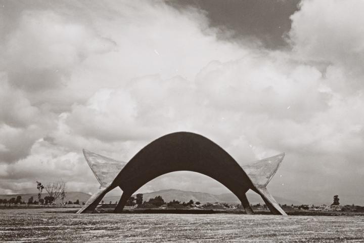 Académica del CUAAD da a conocer hallazgos sobre obras de arquitectura moderna tapatía