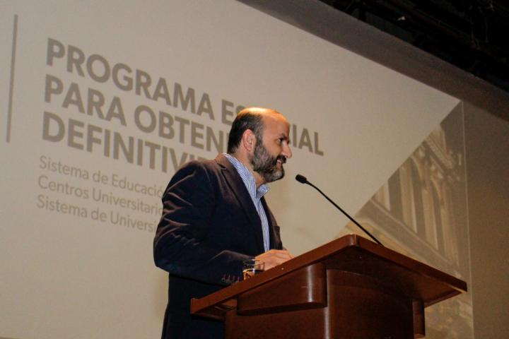 En ceremonia que tuvo lugar en el Cineforo de la UdeG, el Rector General, doctor Ricardo Villanueva Lomelí, expresó que en los últimos 30 años la Universidad ha crecido más que en los 180 anteriores.