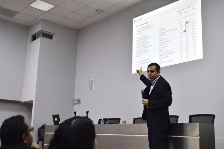 Profesor titular de la Escuela Técnica Superior de Arquitectura de Barcelona imparte ponencia