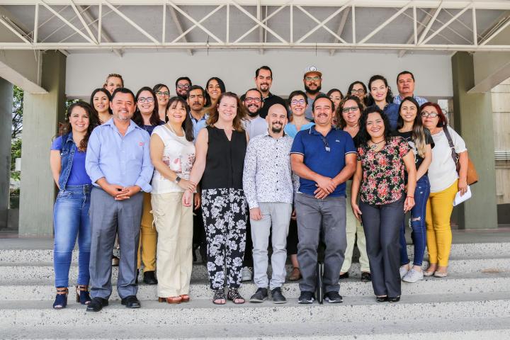 Participantes del Hospital Civil con los talleristas
