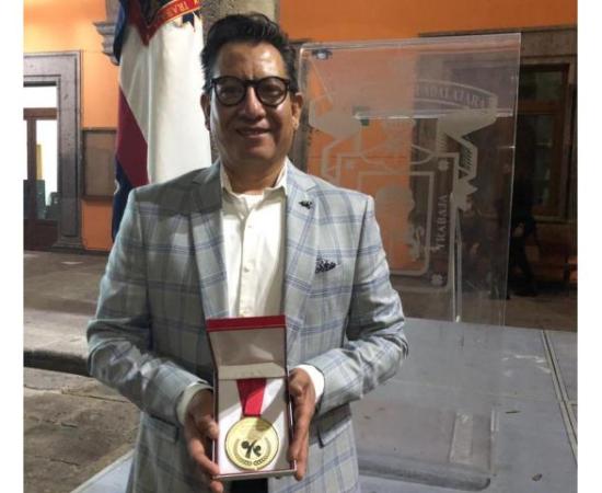 Académico del CUAAD gana el premio Despertador Americano por su trabajo como comunicador gráfico_1