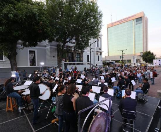 Banda Sinfónica de la UdeG forma jóvenes músicos