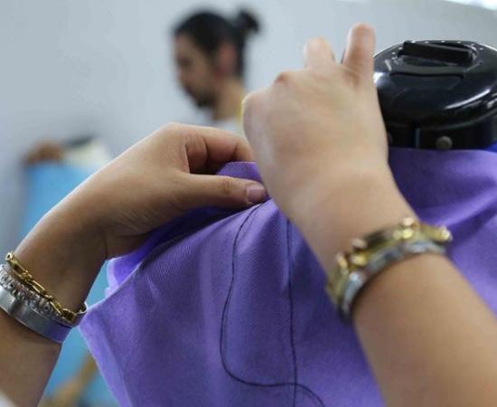 Crean moda sustentable estudiantes del CUAAD y de Universidad de Colombia 1