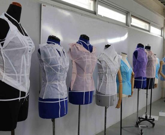 Crean moda sustentable estudiantes del CUAAD y de Universidad de Colombia 2