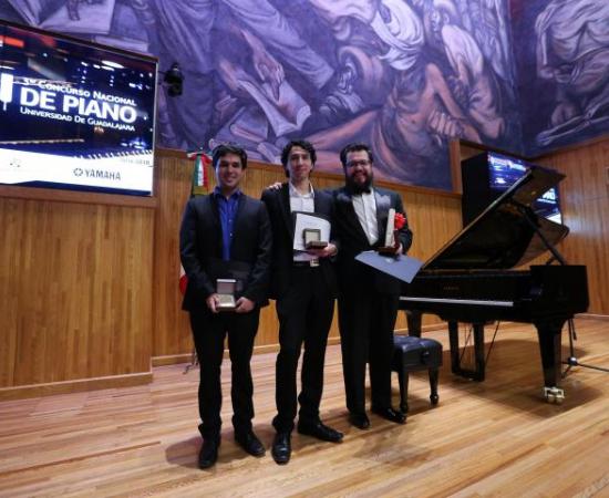 Premian a ganadores del Tercer Concurso Nacional de Piano de la UdeG 2