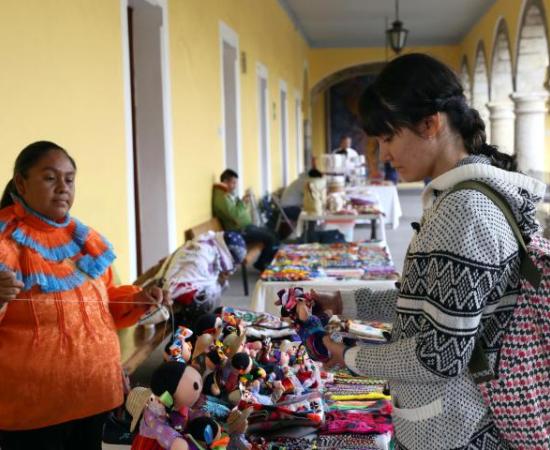 Acercan cosmovisión nahua a estudiantes del CUAAD Artes Plásticas 1