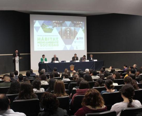 Reflexión y praxis deben contribuir a solucionar problemas ambientales 1