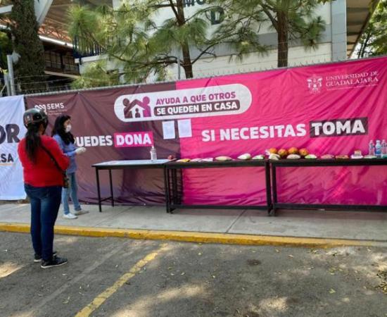 UdeG ha apoyado con 7 mil despensas, mediante programa “Ayuda a que otros se queden en casa” (foto 1)