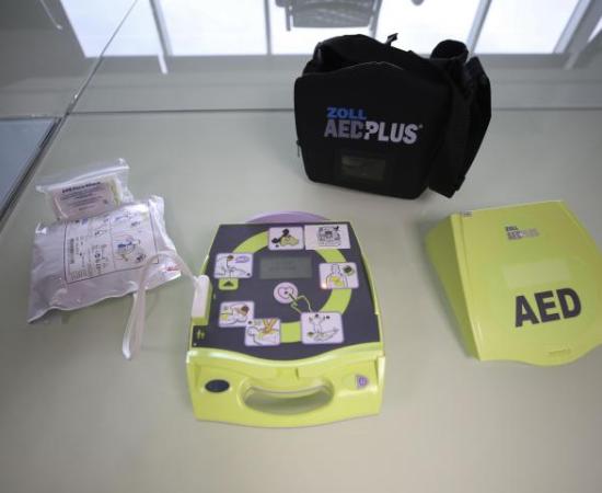 Instala UdeG 216 desfibriladores para planteles y dependencias de la Red Universitaria_3