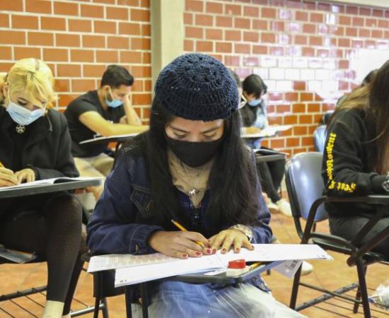 Transcurrió con éxito la tercera y última jornada de aplicación de examen para aspirantes de licenciatura en UdeG (foto 3)