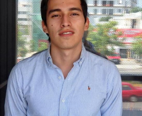 Talentos del CUAAD proponen retiro de lirio en ríos Santiago y Zula mediante innovación creada con llantas (foto 1)