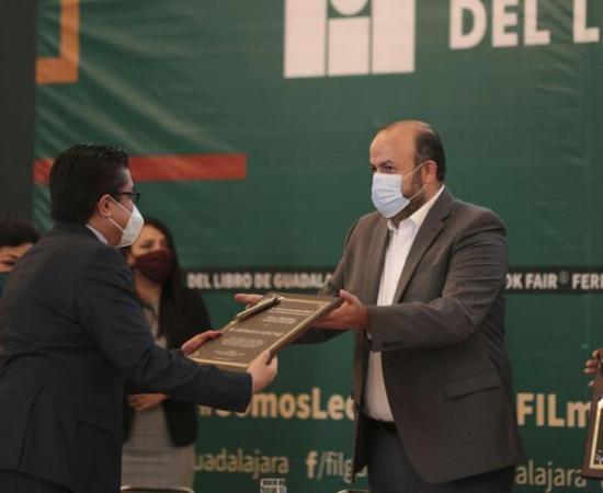 Entregan Presea al Mérito Académico “Enrique Díaz de León” a profesores destacados de la Red Universitaria_3