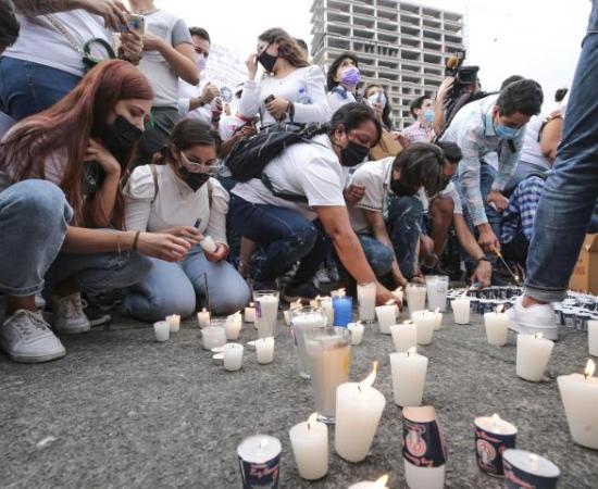 No podemos acostumbrarnos a la oscuridad, claman más de diez mil universitarios que exigen paz y justicia_2