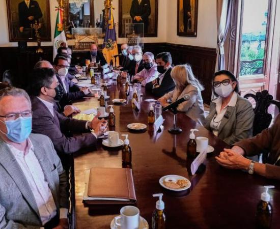 Se reúne Comisión universitaria con representantes del Poder Ejecutivo_2