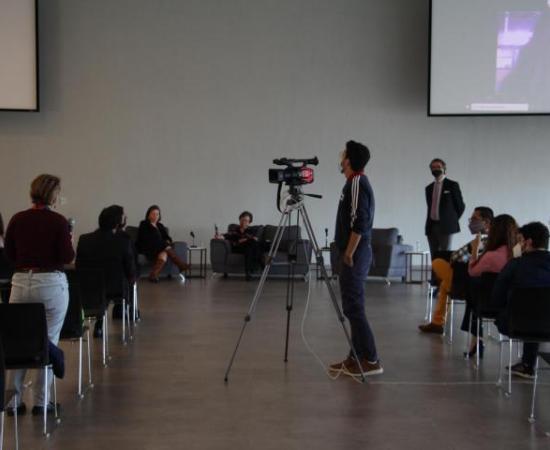Debaten sobre el papel de la mujer en la arquitectura de AL (foto 5)