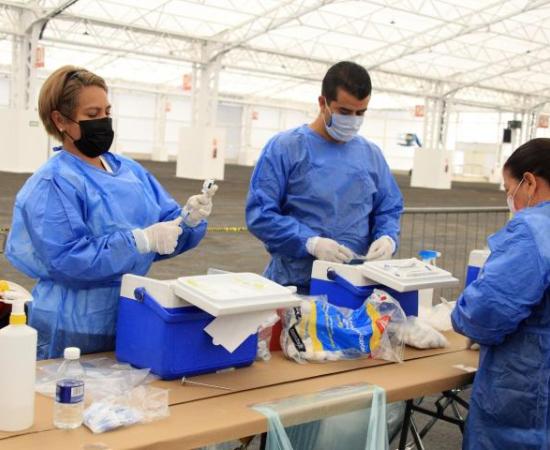 Inicia jornada de vacunación de refuerzo para académicos y trabajadores de educación media y superior_6