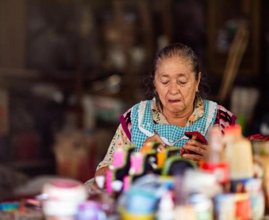 Gestora cultural del CUAAD promueve labor de mujeres artesanas durante 8M y Día Internacional del Artesano_3