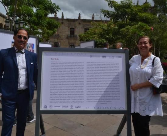 Inauguran exposición fotográfica en paseo literario del centro de Guadalajara_3