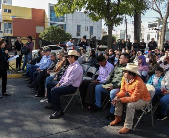 Dan master class frente a Casa Jalisco, sobre el poder de la ciudadanía para el diálogo democrático_1