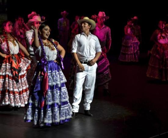 Enamora “Fandango de los novios” en el Conjunto Santander