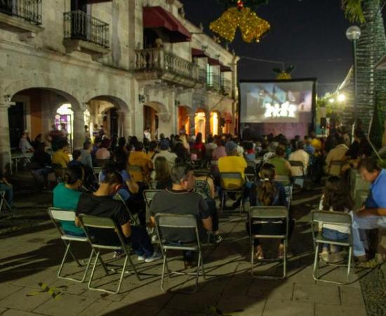 Egresado del CUAAD presenta muestra “Tour Transvolcánico HuertoCinema Móvil Colima-Jalisco”, de cine socioambiental (foto 1)
