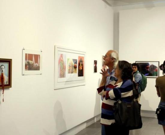 Inauguran “En retrospectiva”, obra fotográfica de maestros de la Escuela de Artes (foto 1)
