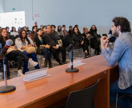 El humor gráfico y la historieta posibilitan la reflexión, contar una historia y ponernos frente al espejo: Tute
