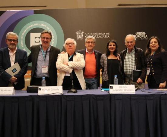 Analizan las teorías del desarrollo de la humanidad y los recursos naturales (foto 1)