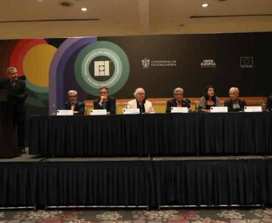 Analizan las teorías del desarrollo de la humanidad y los recursos naturales (foto 2)