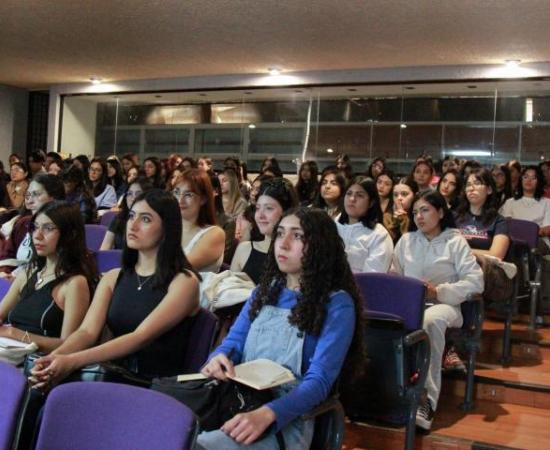 Celebra licenciatura en Diseño de interiores y ambientación su 48 aniversario 1
