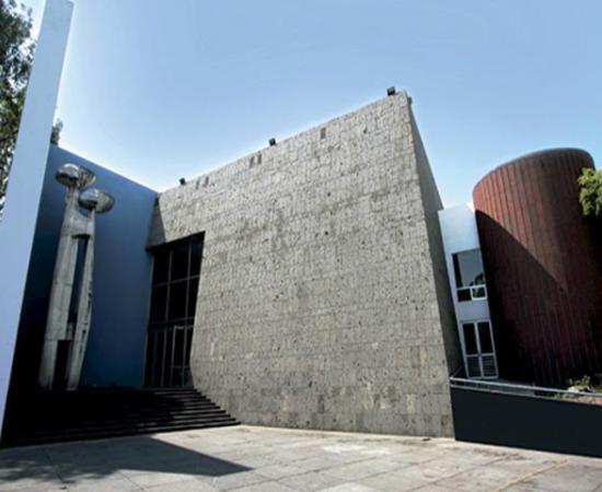 Invitan a recorrer la arquitectura moderna y obra plástica en la zona del Parque Agua Azul (foto 1)