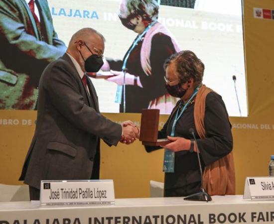 CUAAD reconoce a Silvia Arango Cardinal con la Medalla “Jorge Camberos Garibi”_7