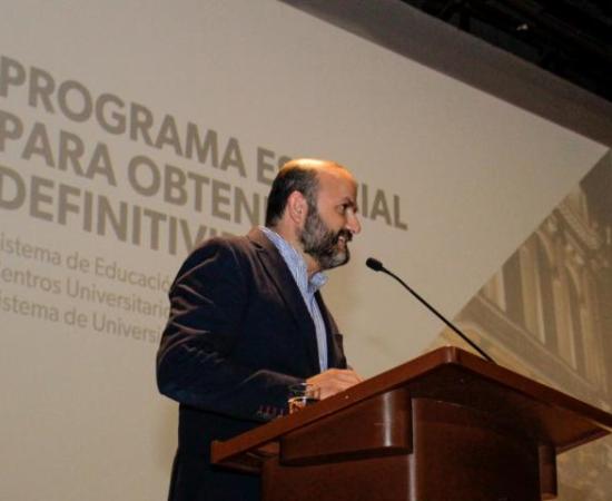 Reciben su definitividad 570 trabajadores universitarios_1