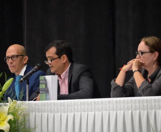 Presentan libro “Ciudad y Salud. El entorno urbano como promotor de calidad de vida”_1