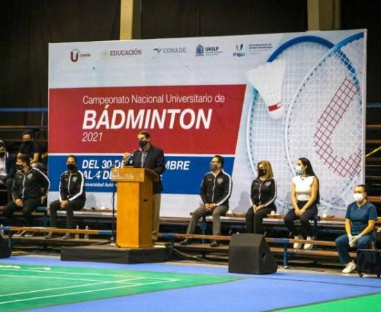 Universitarios imponen condiciones en bádminton_2